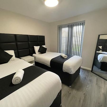 Hosted By Ryan - 2 Bedroom Apartment Liverpool Dış mekan fotoğraf